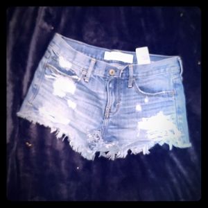 CURVE LOVE MID RISE BOYFRIEND SHORTS